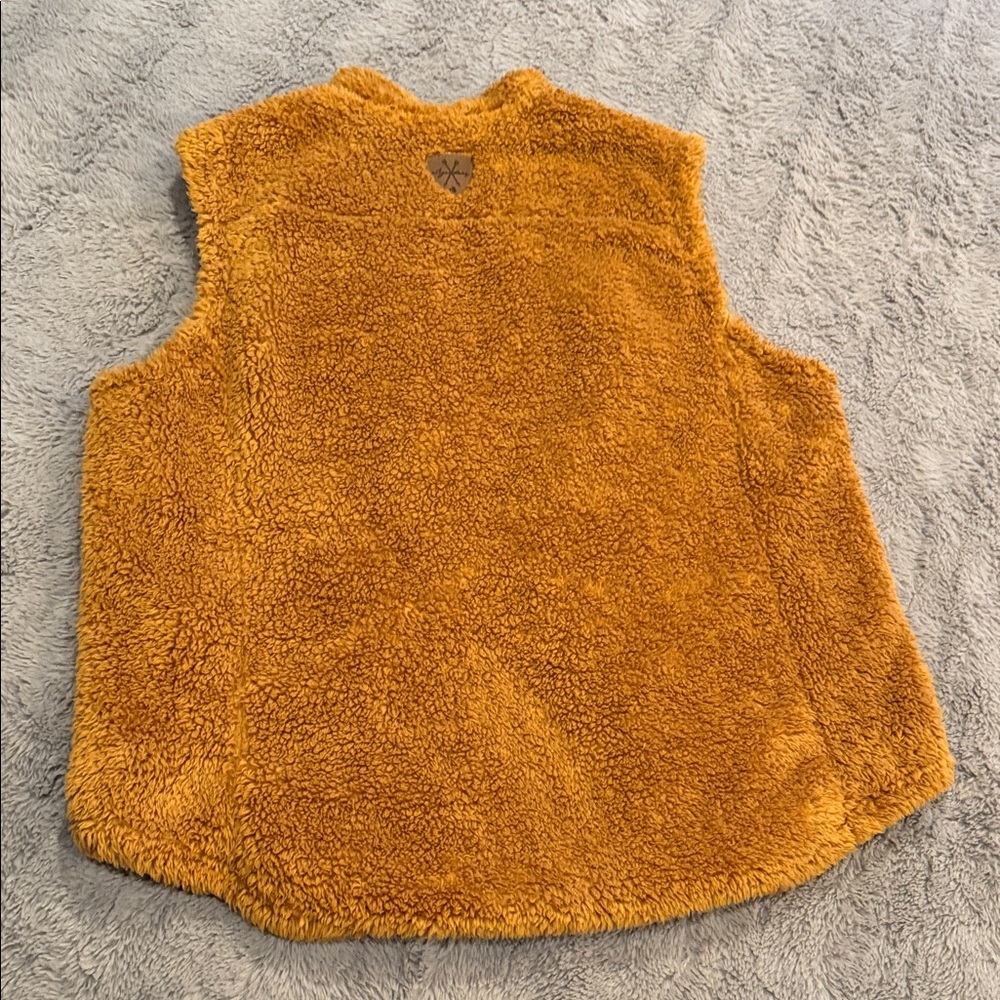 Legendary Whitetails Women's Golden Brown Fleece Vest - Picture 5 of 6